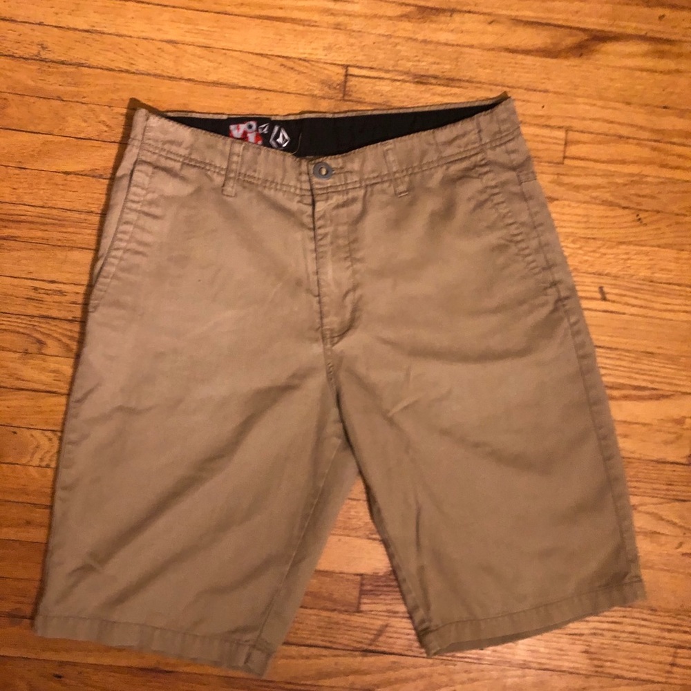 Volcom shorts